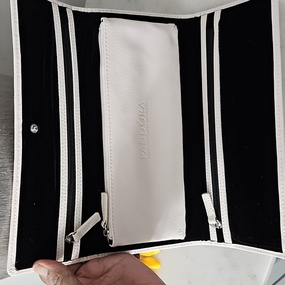 Pandora Makeup/Jewelry Case - Picture 5 of 11